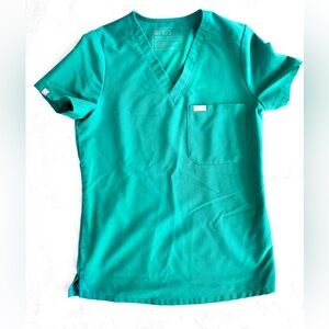 Figs Women’s Catarina One-Pocket Scrub Top, Hunter Green, size XXS